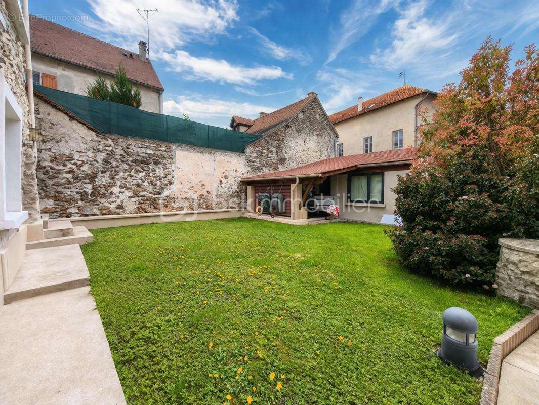 Maison à LIZY-SUR-OURCQ