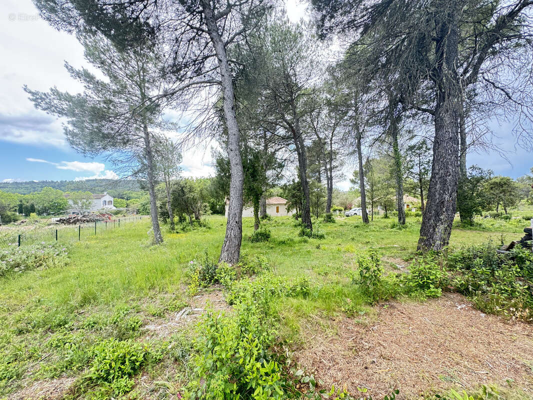 Terrain à FOX-AMPHOUX