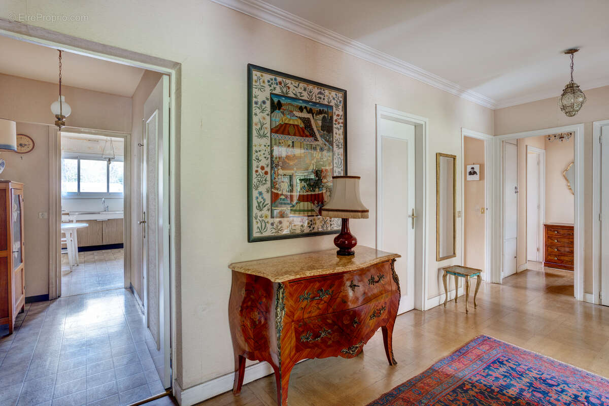 Appartement à VILLE-D'AVRAY