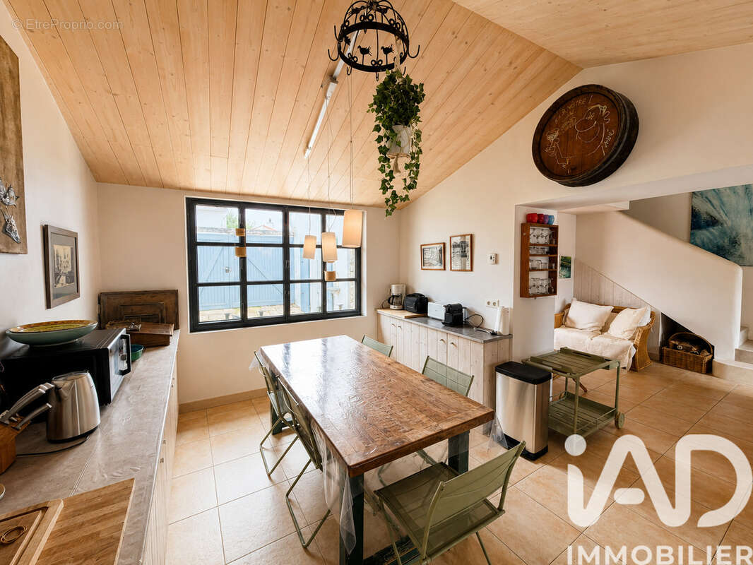 Maison 121 m² à Ars-En-Re  - photo 4