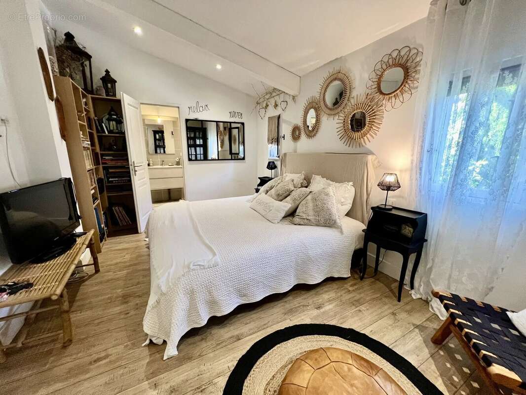 Maison 171 m² à Taillades  - photo 14