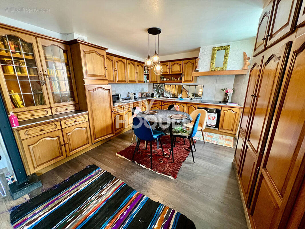 Maison à POUILLY-LES-FEURS