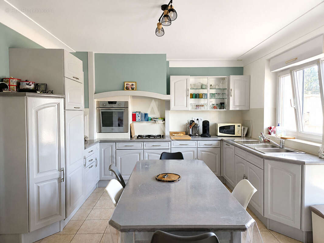 Redon centre - Maison de 120m²  avec terrain constructible. - photo 2