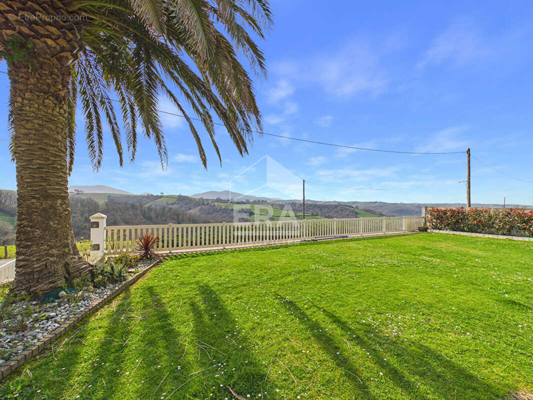Maison à LA BASTIDE-CLAIRENCE
