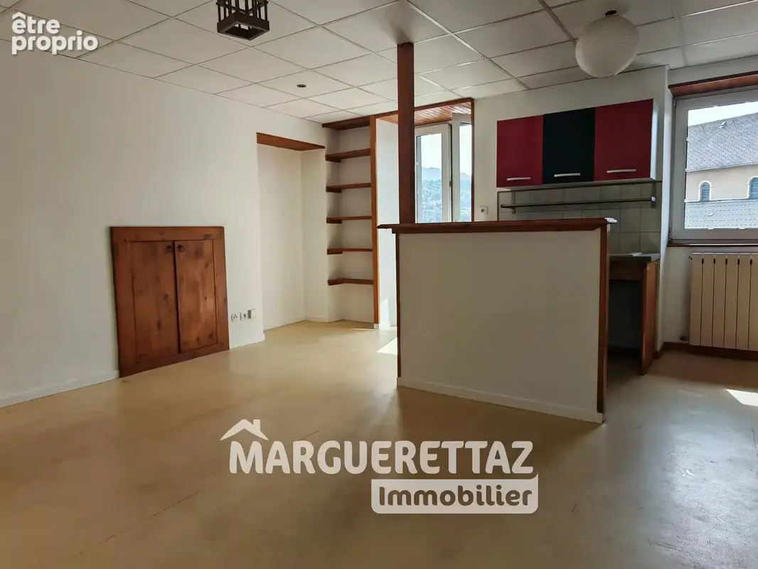 Appartement T4 de 67,7 m² avec balcon – 2ème étage – À rafraîchir - photo 2