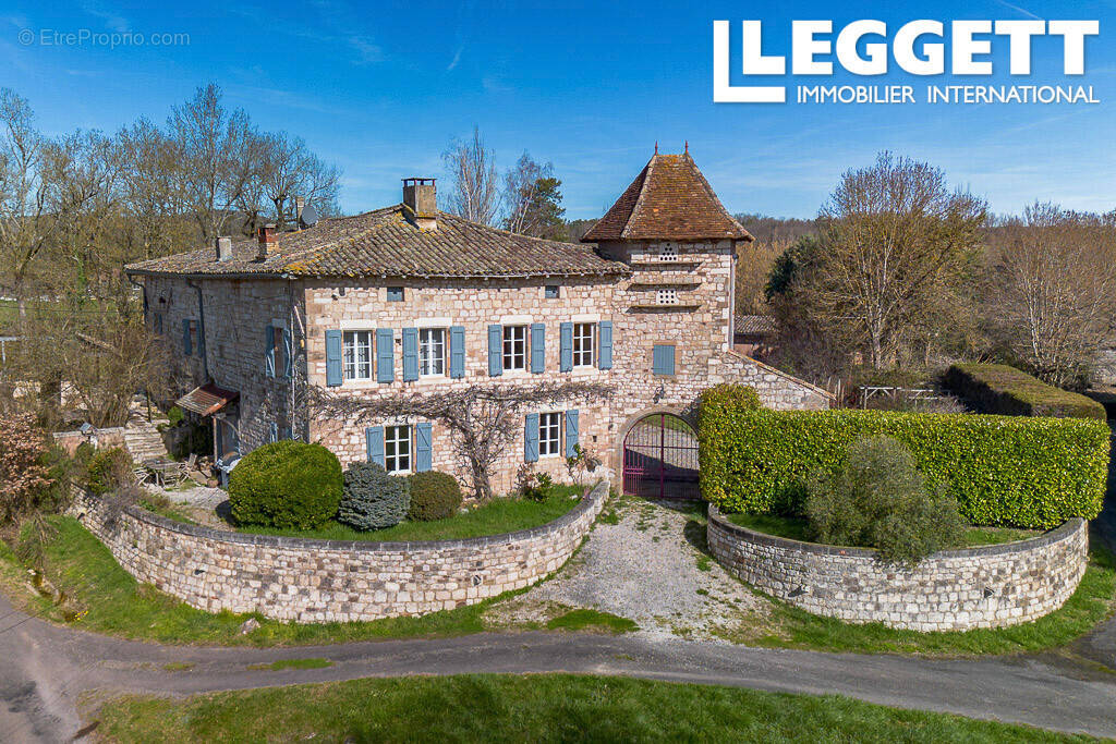 Maison à SAINTE-CECILE-DU-CAYROU