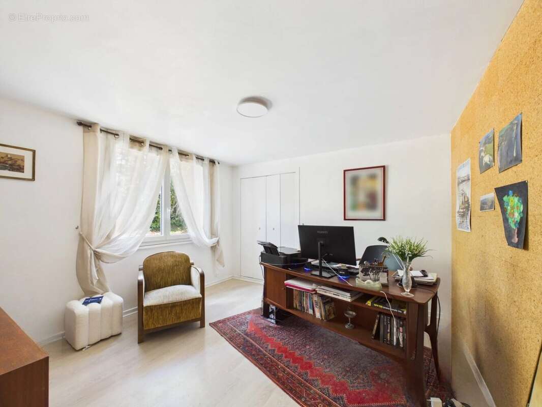 Propriété familiale composée de 2 logements – Terrain – Piscine – Tourrette-Levens - photo 16