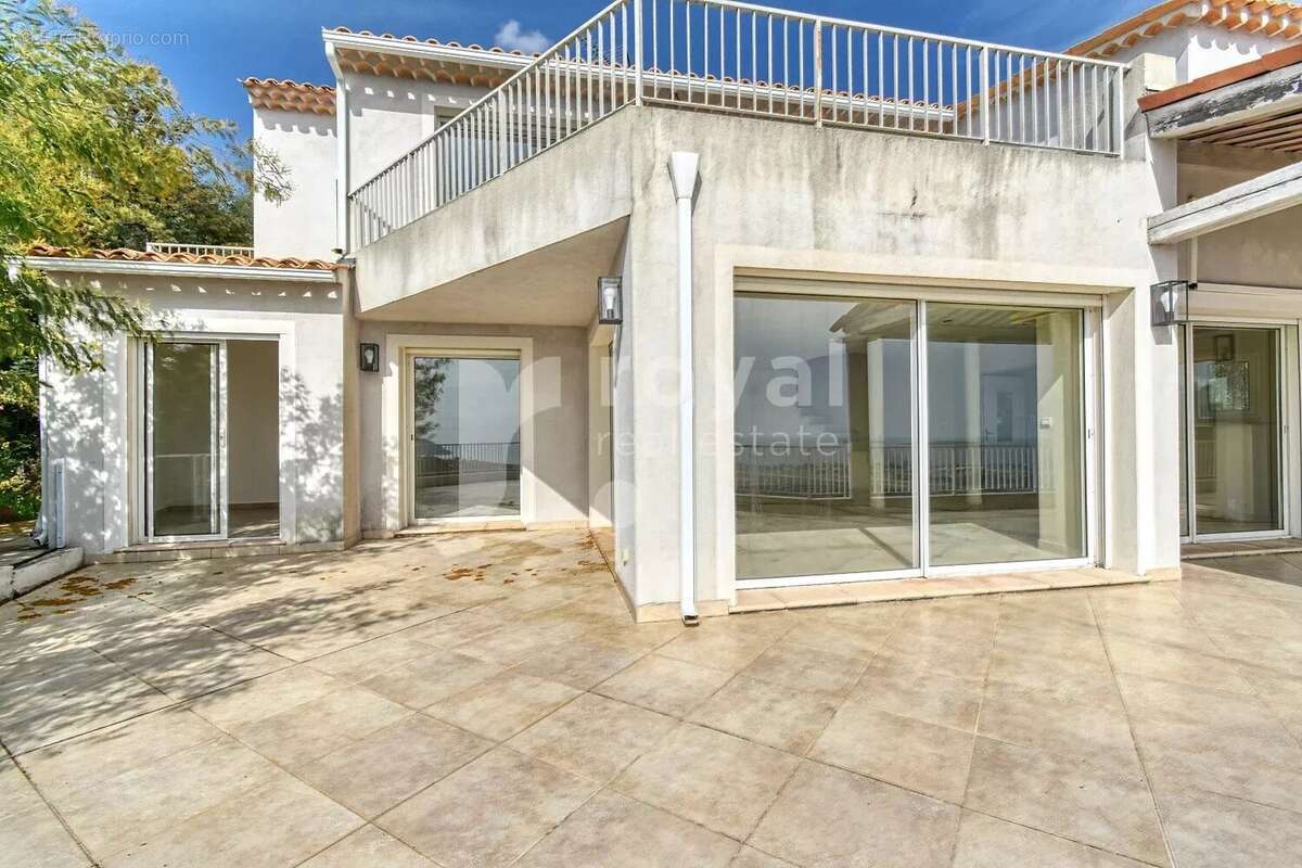 Maison à MANDELIEU-LA-NAPOULE