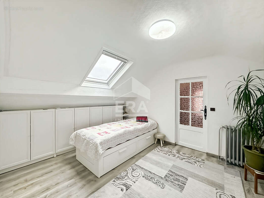 Maison à SAINT-FARGEAU-PONTHIERRY