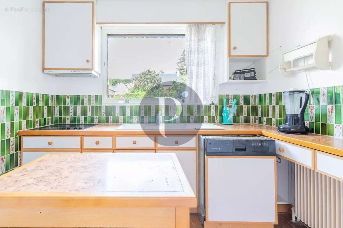 Maison à VERRIERES-LE-BUISSON