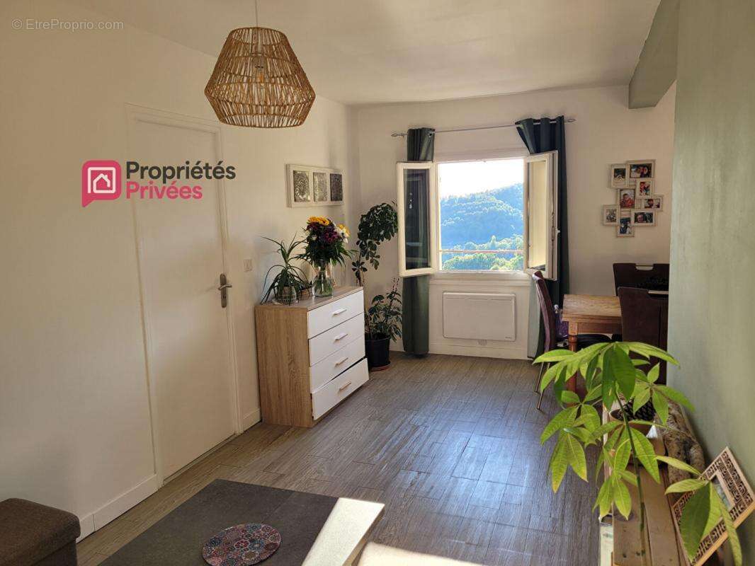 Appartement à CALLIAN