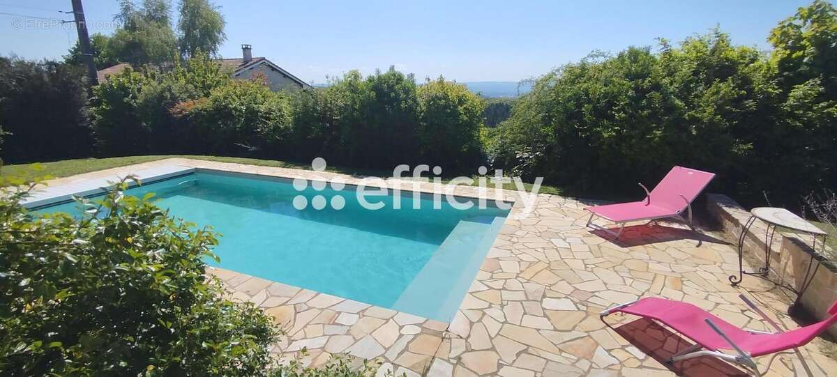 Maison 115 m² à Saint-Medard-En-Forez  - photo 2