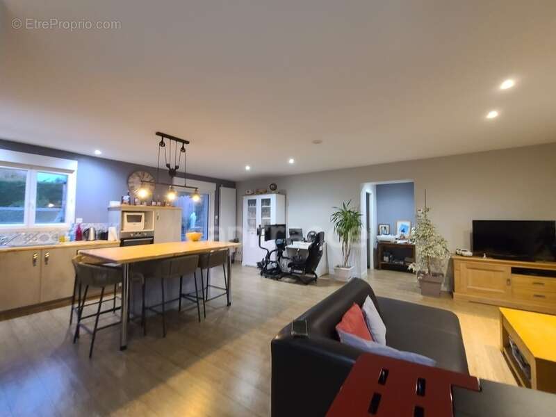 Maison à BUSSAC-SUR-CHARENTE