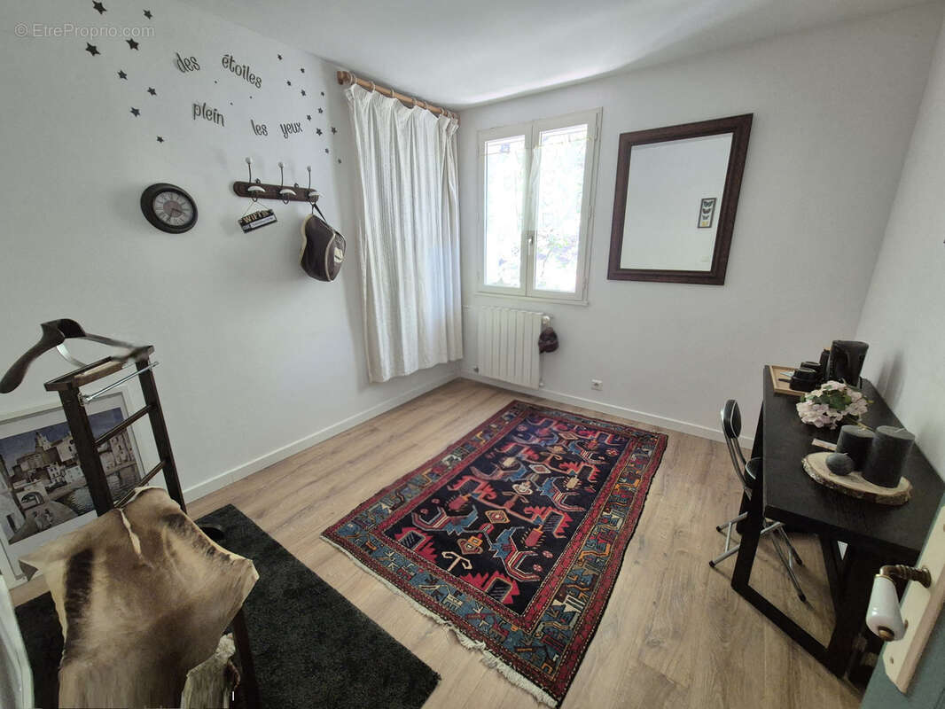 Maison à LE REVEST-LES-EAUX