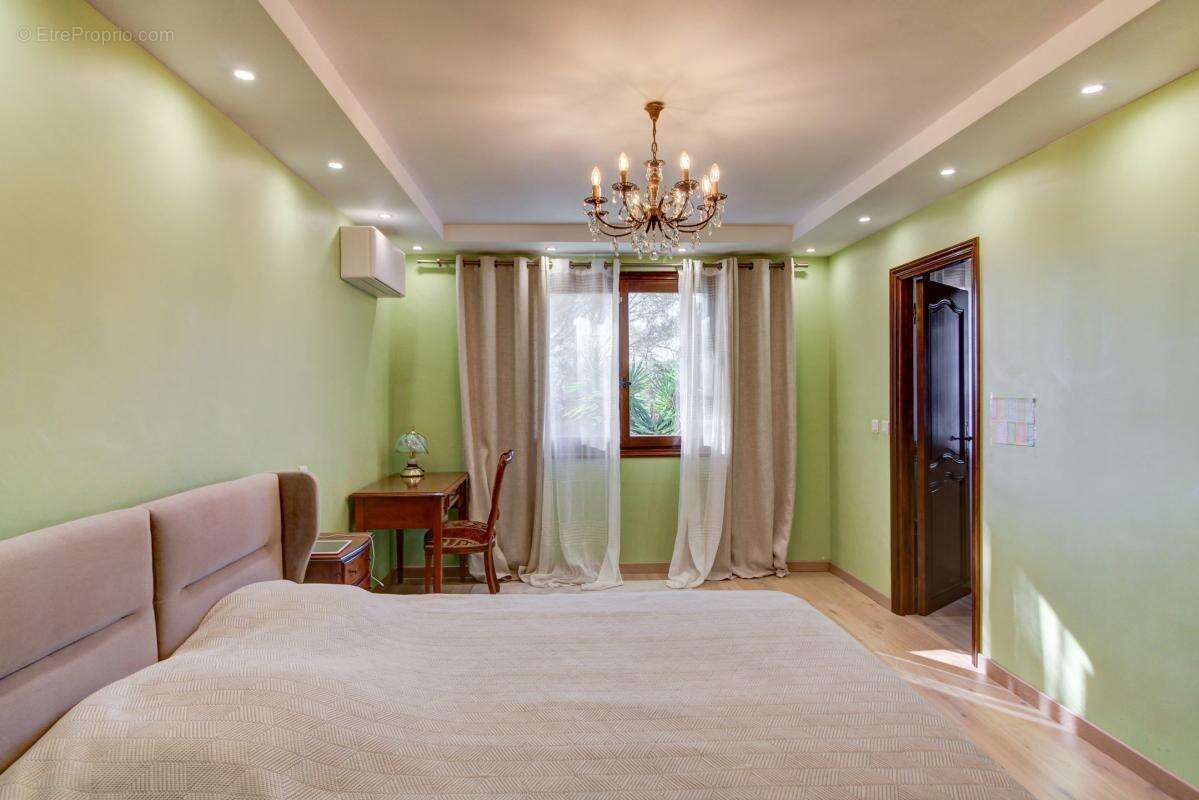 Maison à LA COLLE-SUR-LOUP