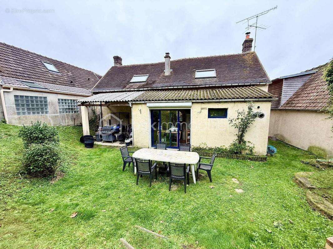 Maison à BERNEUIL-EN-BRAY