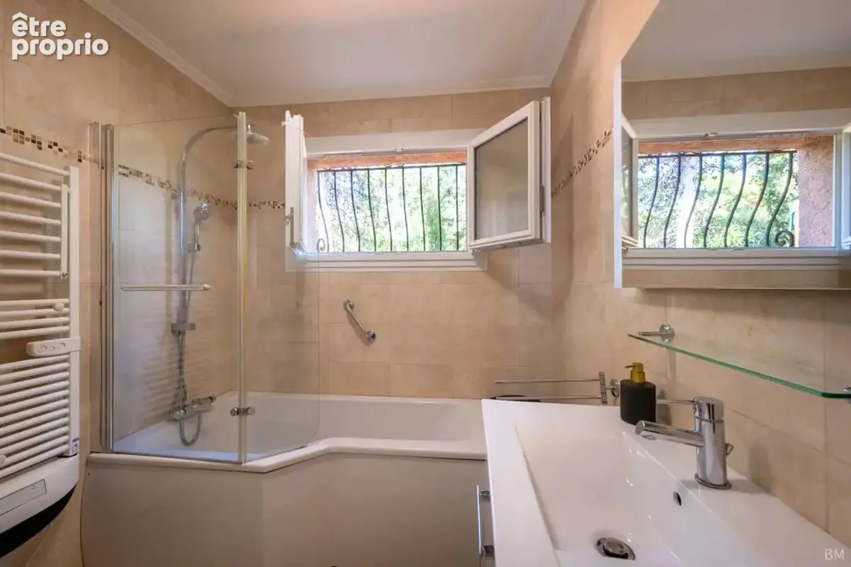 Villa spacieuse entièrement rénovée avec vue mer, piscine et intimité - photo 22