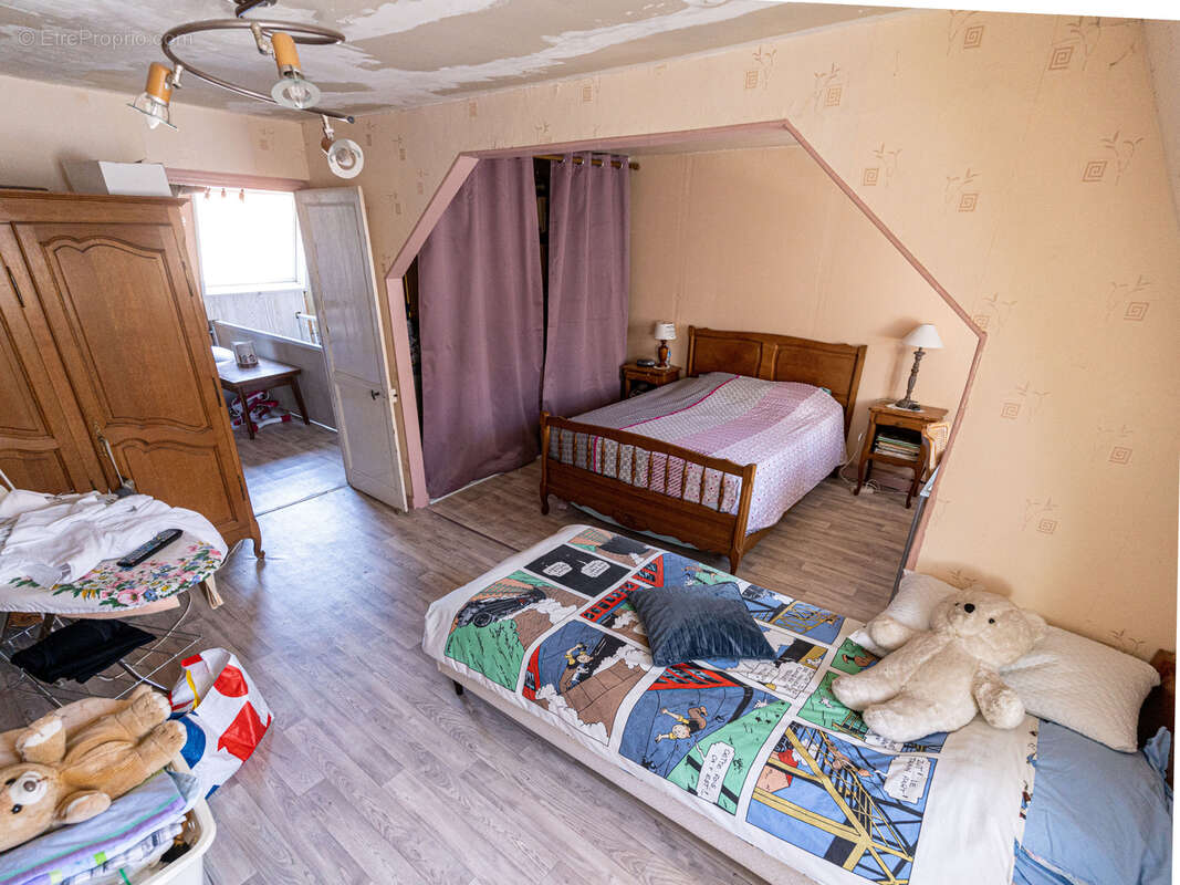 Secteur Voltaire, maison type 1920,  96m2, 2chambres, cour. - photo 10