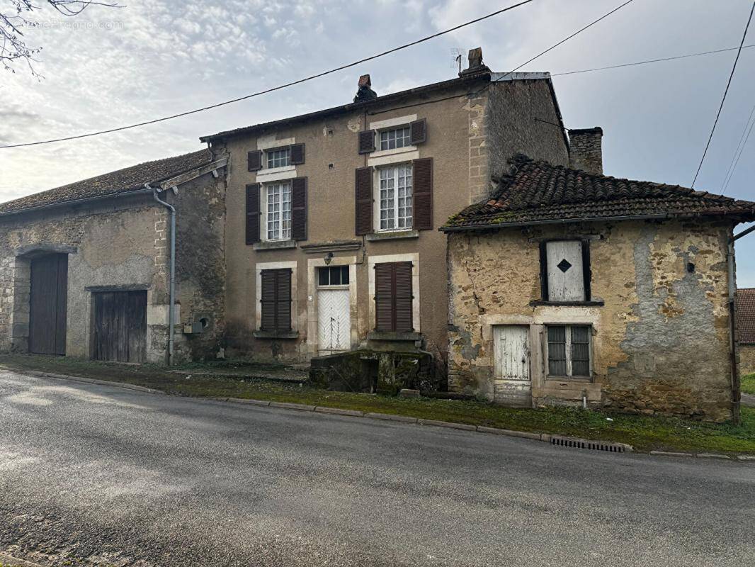 Maison à LEVECOURT