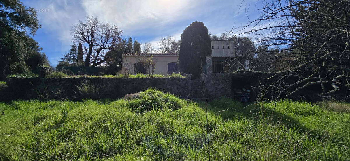 MOUANS-SARTOUX à vendre au calme absolu maison de plain-pied 3 pièces de 79 m2 sur 2.500 m2 de terrain - photo 4