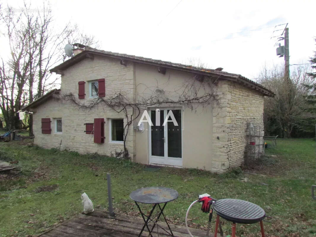 Appartement à SAINT-FRAIGNE