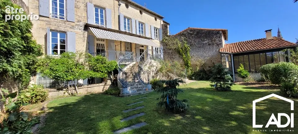 Photo Maison à Saint-Maixent-L'ecole au prix de 394 000€