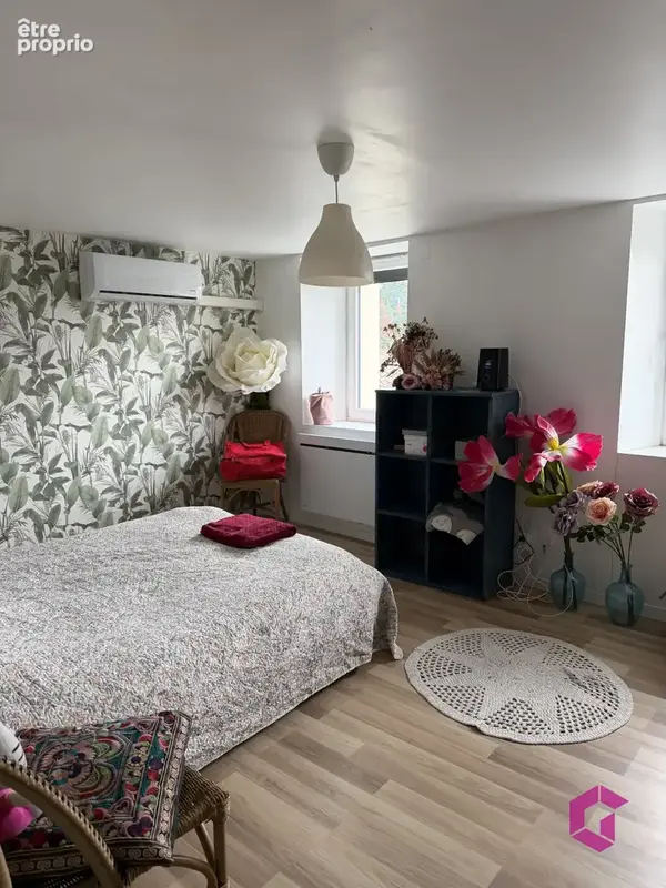 Maison ancienne rénovée avec dépendances et terrain - photo 11