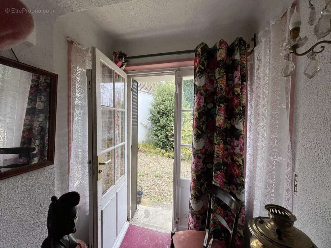 Maison à DAMPIERRE-EN-YVELINES