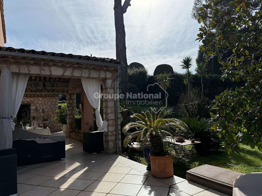 Maison indépendante/4P/Auribeau s/Siagne 186M² sur un terrain de 1515M². - photo 3