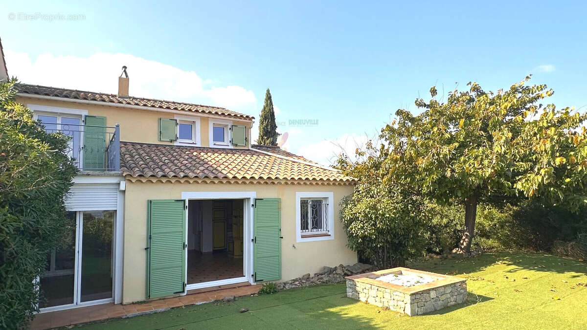 Maison à ROQUEBRUNE-SUR-ARGENS