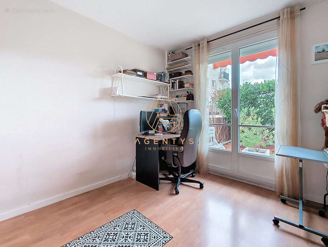 Appartement à SAINT-MAUR-DES-FOSSES