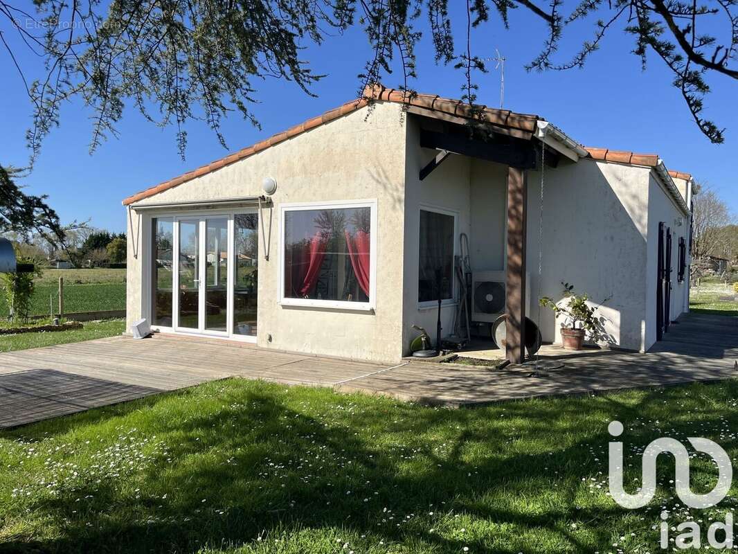 Photo 4 - Maison à SAINT-ROMAIN-DE-BENET