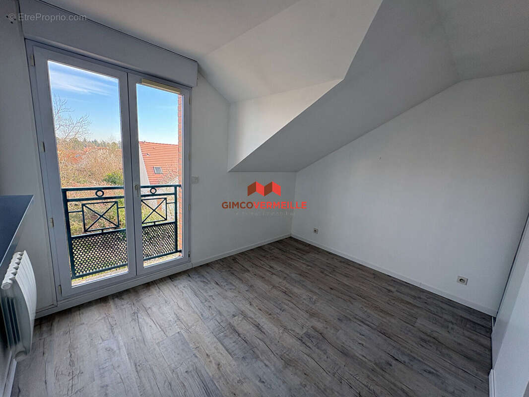 Appartement à VOISINS-LE-BRETONNEUX