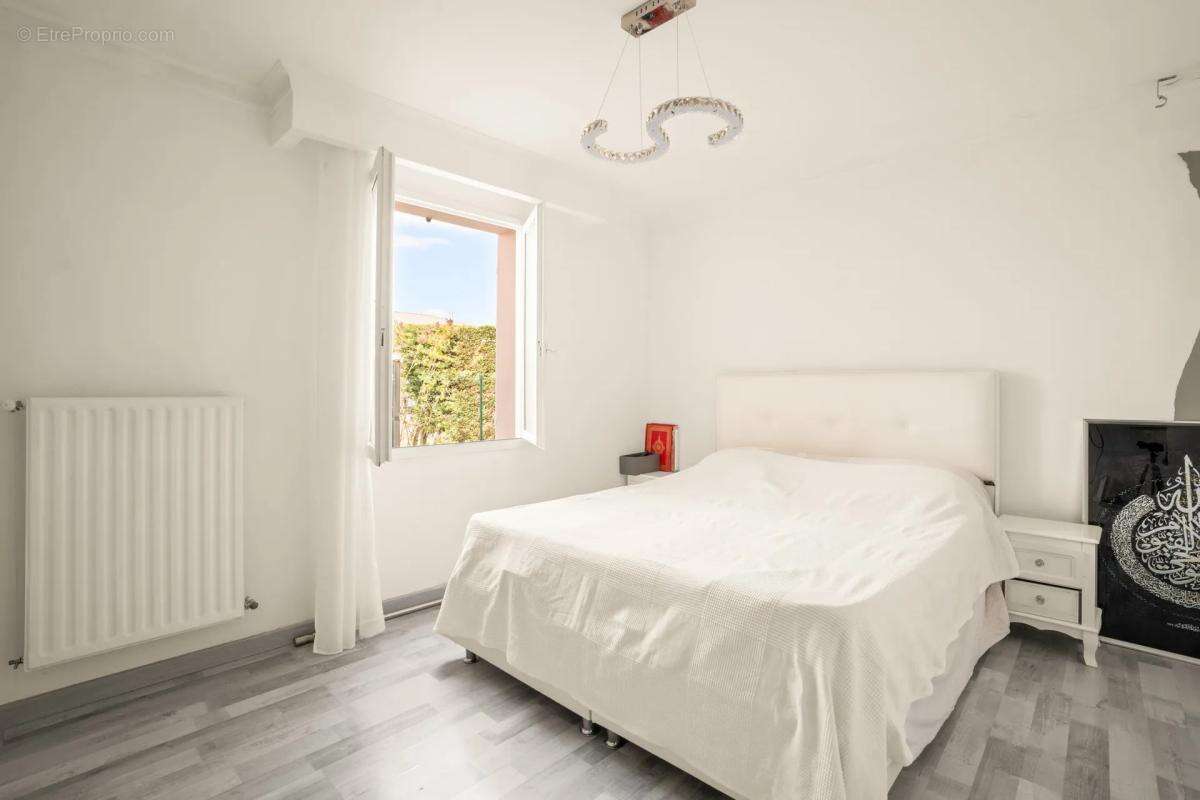 Maison à VAULX-EN-VELIN