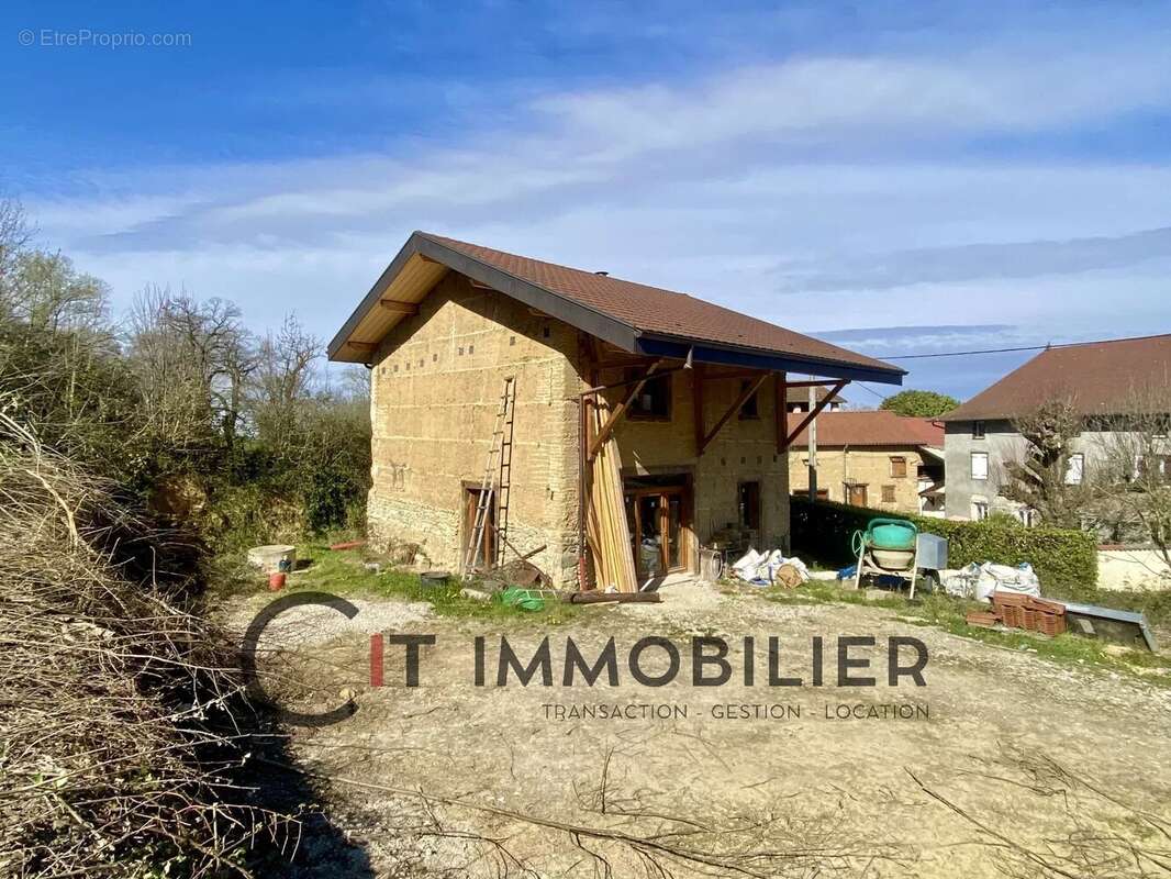 Maison à LES EPARRES