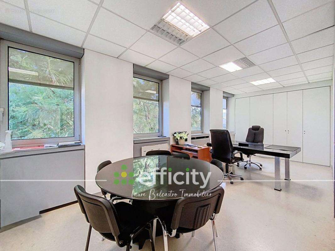 Commerce à BOISSY-SAINT-LEGER