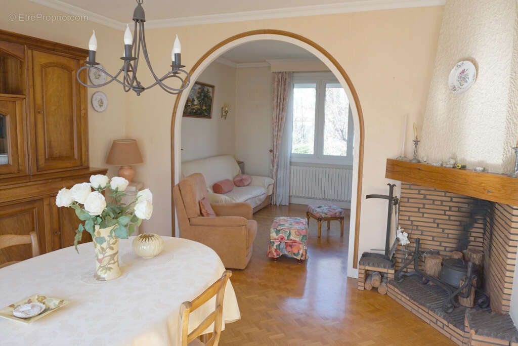 Maison à PARAY-LE-MONIAL