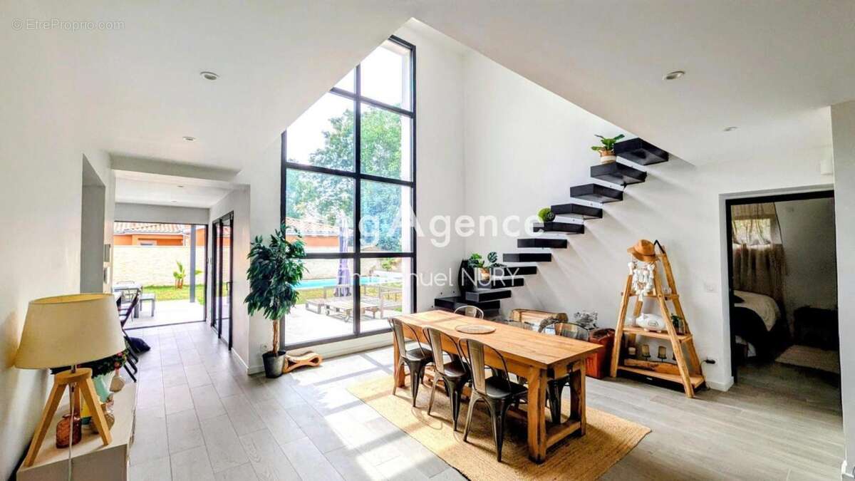 Maison à FONTAINES-SAINT-MARTIN