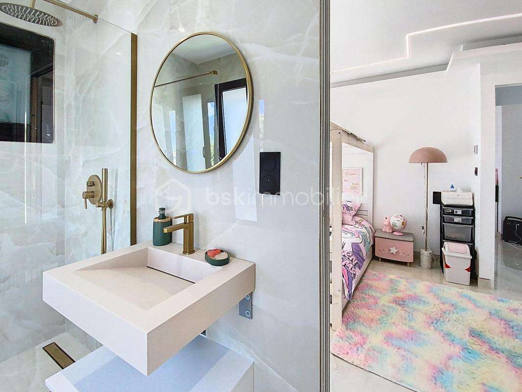Villa contemporaine - grau d agde - piscine chauffee  et garage - - photo 11