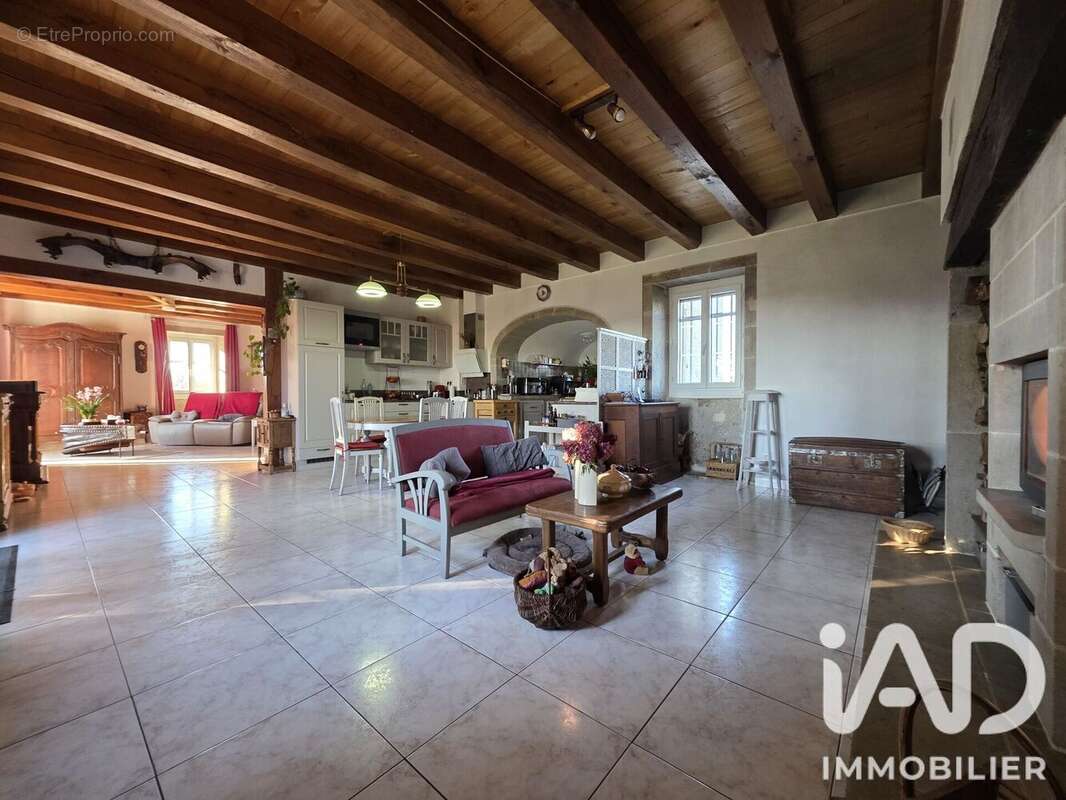 Maison 140 m² à Assier  - photo 3