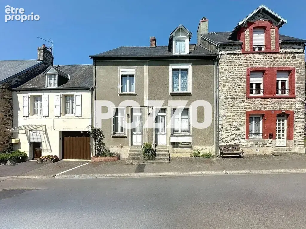 Maison  de bourg Saint Jean Le Thomas 6 pièces, 4 chambres de 99 m2, terrasse, garage, jardin et verger - photo 2