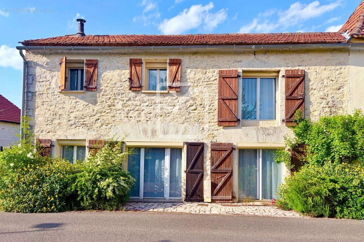 Maison à MERCUES