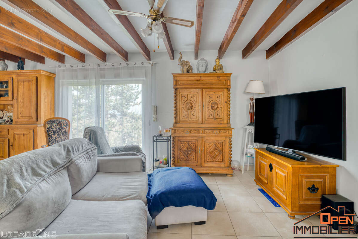 Appartement à ALLEZ-ET-CAZENEUVE