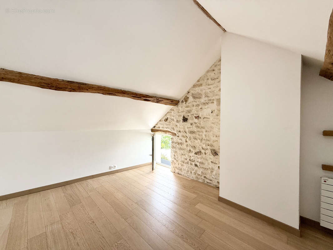 Maison à MORAINVILLIERS