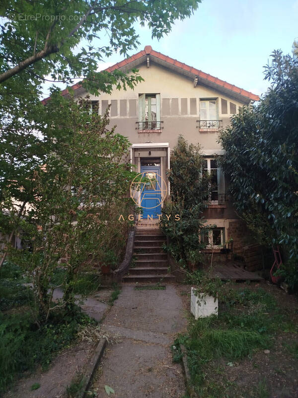 Maison à LE PERREUX-SUR-MARNE