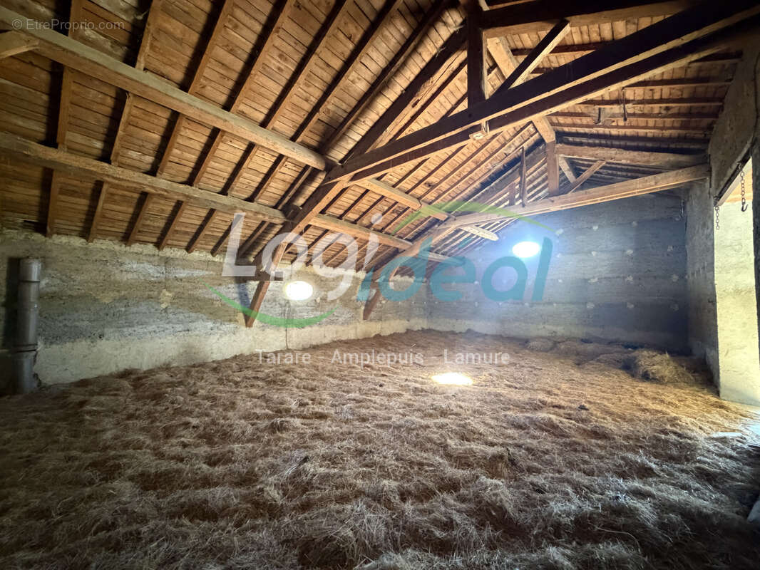 Grange en pierre à réinventer   Un projet unique entre charme de l'ancien et potentiel exceptionnel - photo 5
