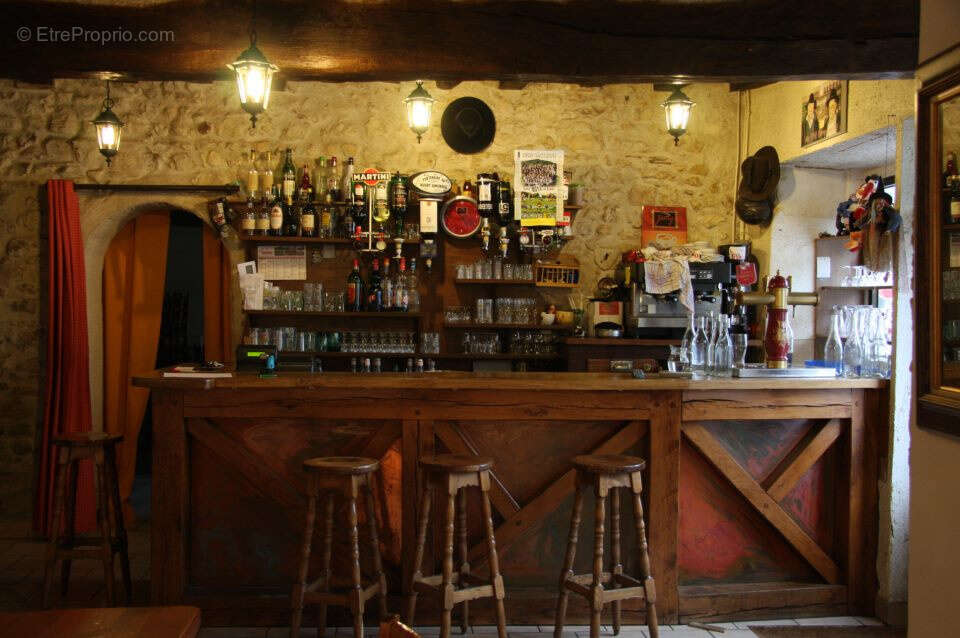 Commerce à SAINT-SATUR