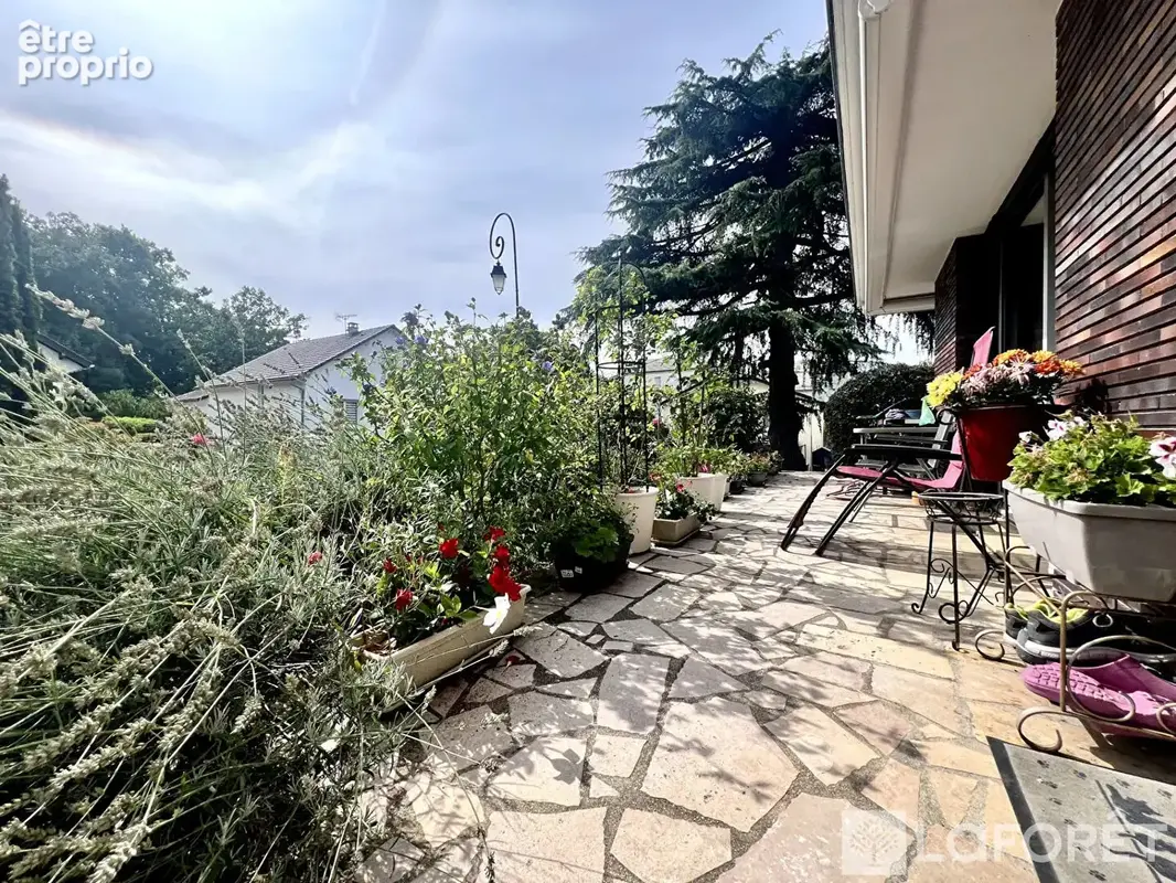 Maison Le Plessis Trevise 5 pièce(s) 137 m2-CENTRE VILLE -BUS -ECOLES -MARCHE - photo 2