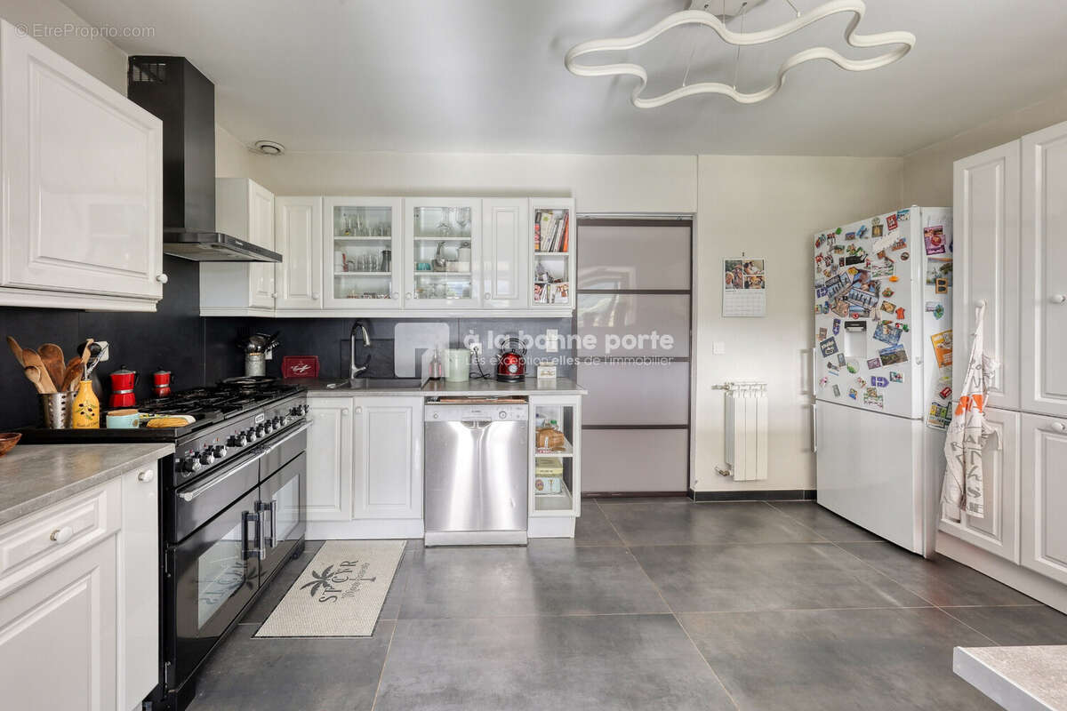 Maison 150 m² à La Cadiere-D'azur  - photo 8