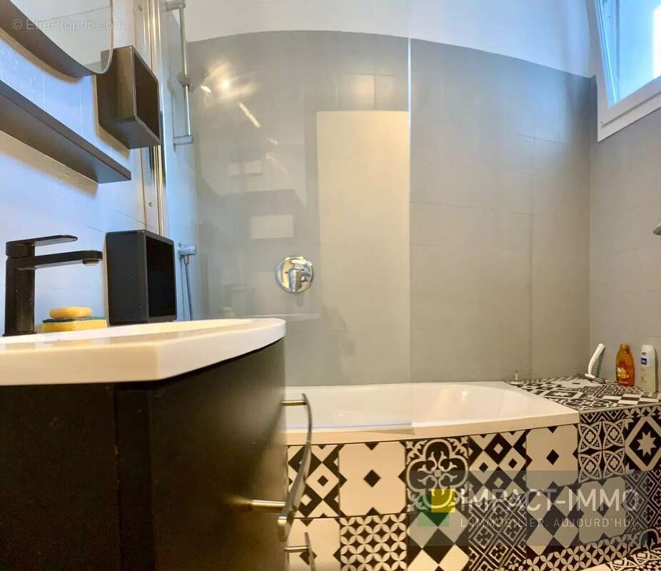 Appartement à LA GARENNE-COLOMBES